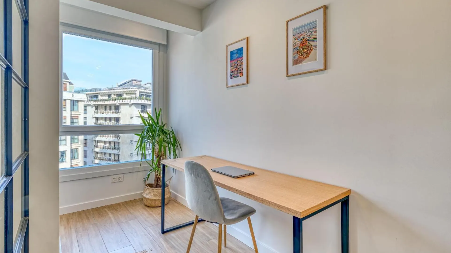 Monthly Triunfo By Sweet Home San Sebastián Spanien